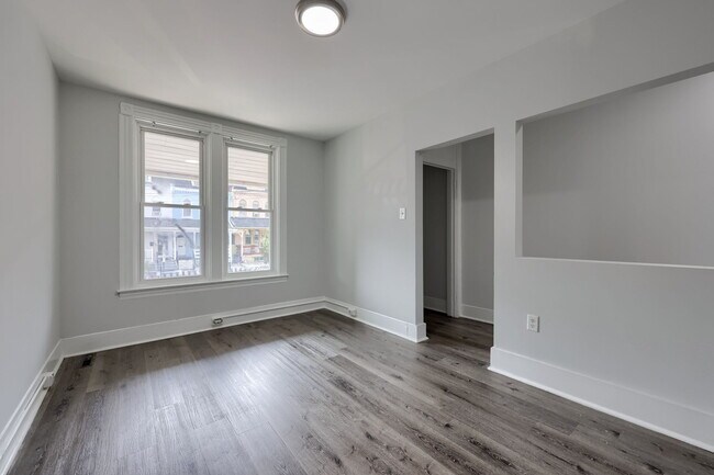 Building Photo - 611 S Prince St