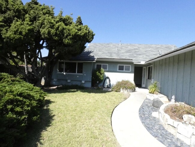 Building Photo - *Available NOW  in Whittier!*