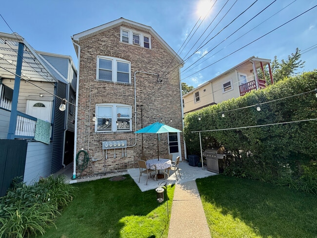 Building Photo - 5128 W Carmen Ave