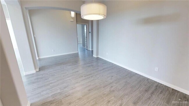 Building Photo - 19 Lost Creek Ln