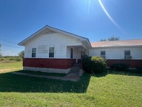 Building Photo - 305 E Stegall Dr