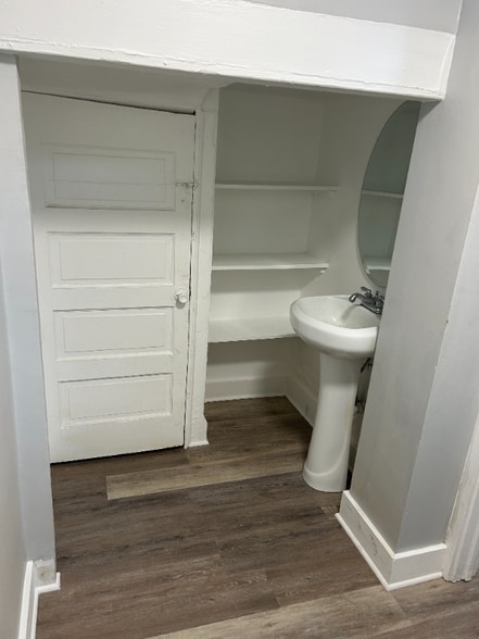 Building Photo - 603 Benham St