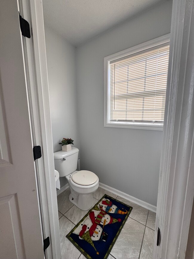 Building Photo - 101 Spain Dr