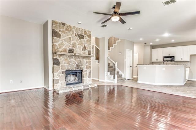 Building Photo - 15704 Grove Crest Dr