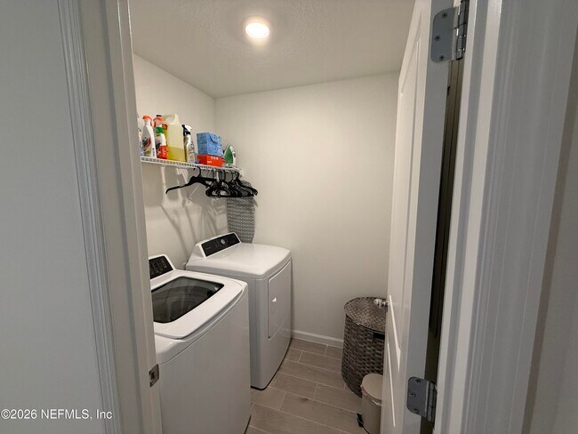 Building Photo - 72 Bramble Ct