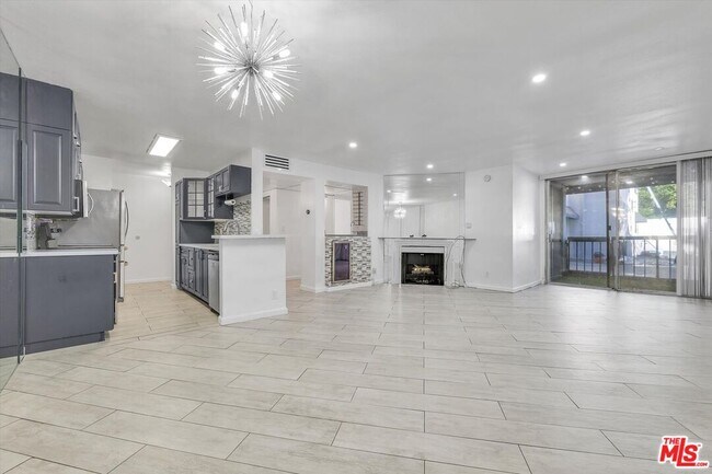 Building Photo - 8535 W Knl Dr