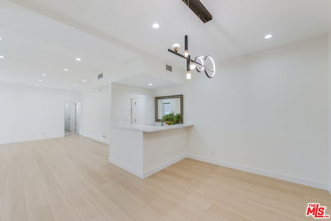 Building Photo - 1727 S Bentley Ave