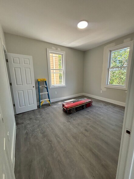 Building Photo - 257 Ellis Ave