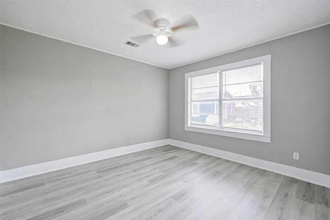 Building Photo - 1101 Elm St
