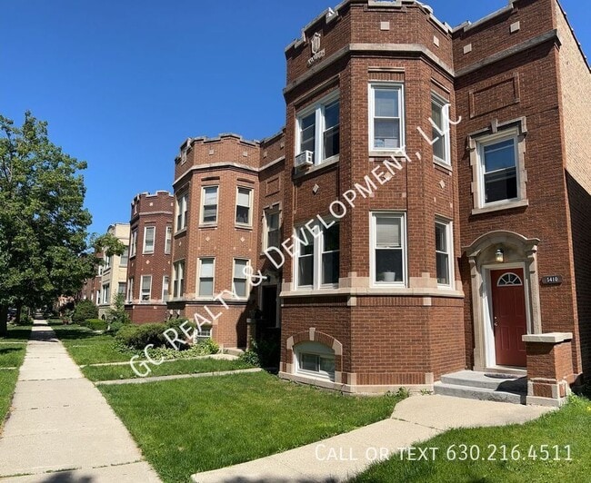 Primary Photo - 5410 W Berteau Ave