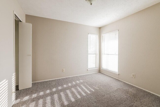 Building Photo - 17319 Northern Star Dr