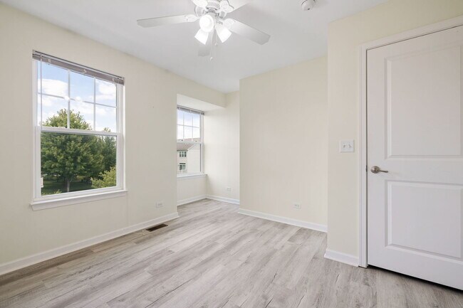 Building Photo - 3465 Bradbury Cir