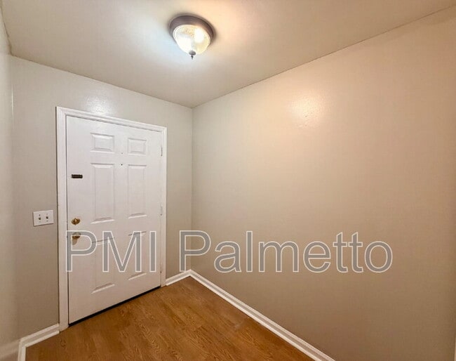 Building Photo - Cobblestone Apartments