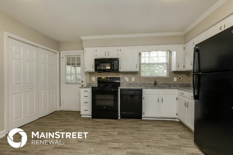 Building Photo - 3113 Stoneybrook Cir