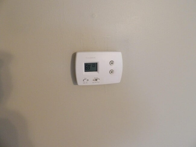 Building Photo - 244 Meadowview Dr