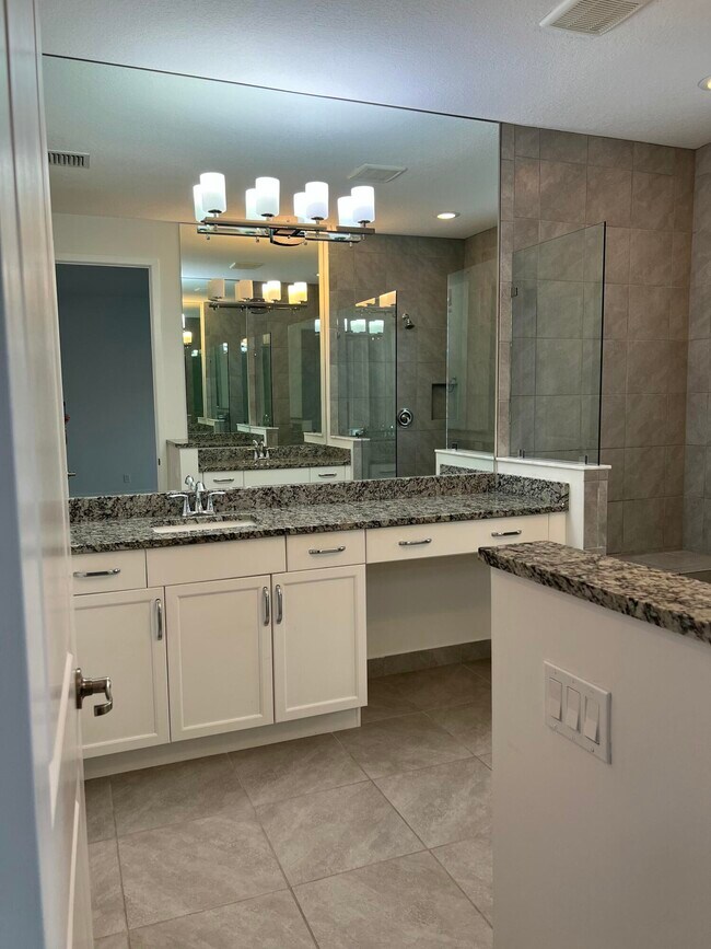 Building Photo - 4928 Pointe Midtown Way