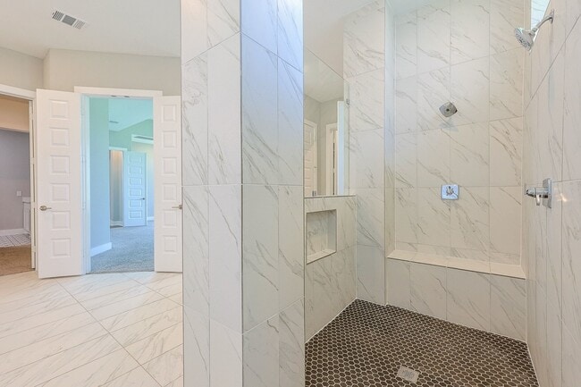 Building Photo - 10334 Fountain Shore Dr
