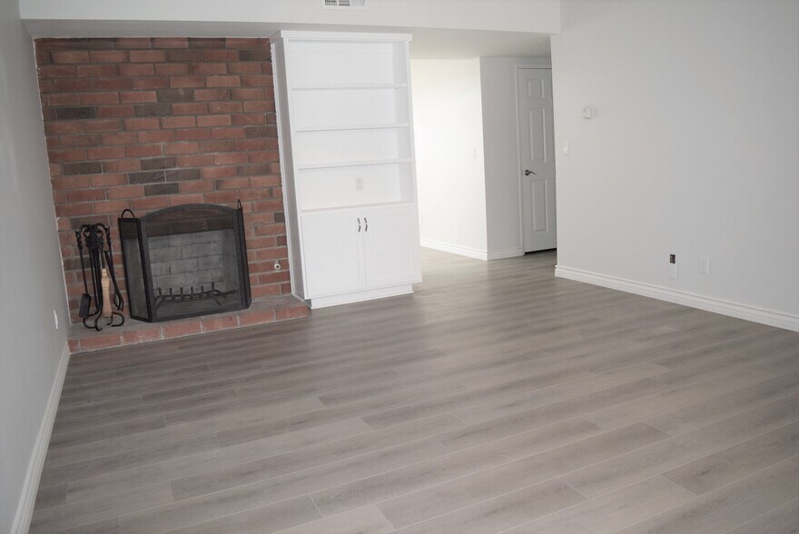 Living Room - 16042 Waikiki Ln