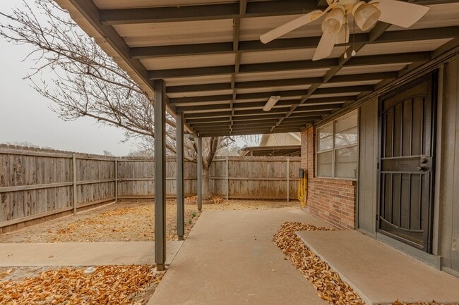 Building Photo - 3310 Tanglewood Ln