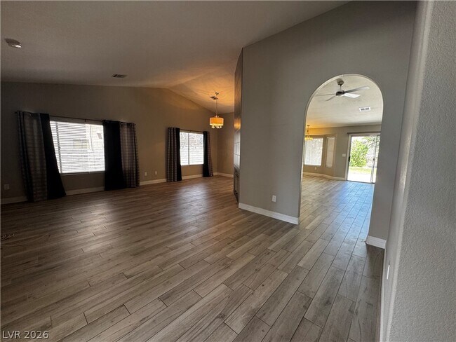 Building Photo - 2504 Goldenmoon St