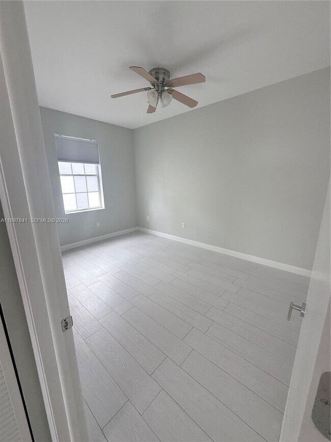 Building Photo - 49 Majorca Ave