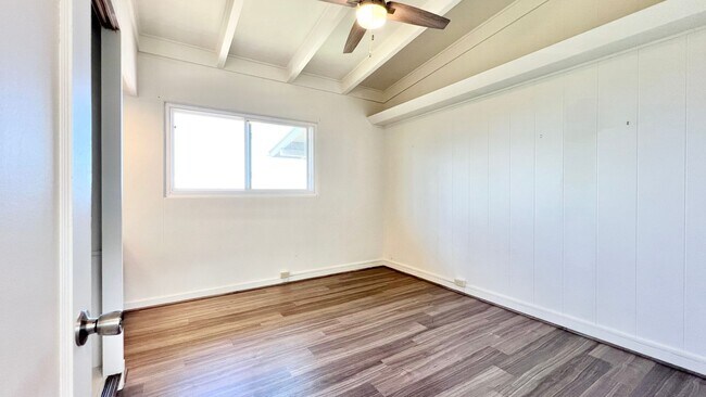 Building Photo - 4202A Sierra Dr