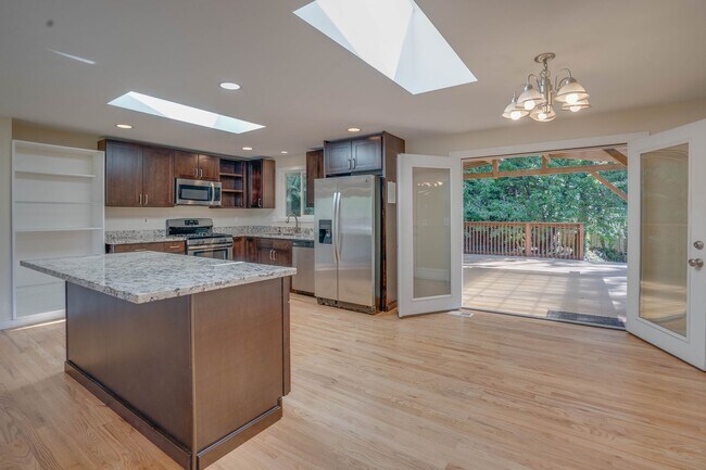 Building Photo - 2-Story, 4 Bedroom 3 Bath in Shoreline!  $3,800.00/mo.