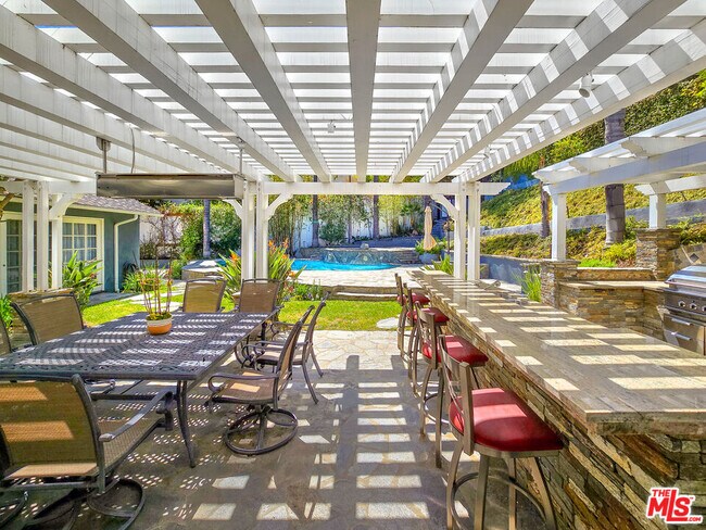 Building Photo - 3690 Crownridge Dr