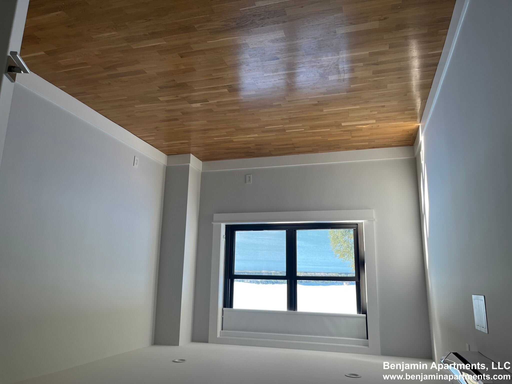 Building Photo - 1410 Columbia Rd