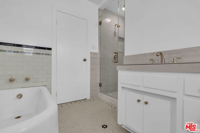 Building Photo - 6131 W 5th St