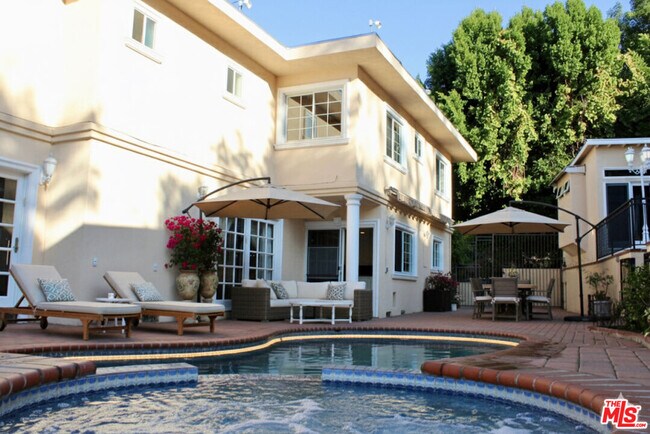 Building Photo - 11502 Dona Teresa Dr