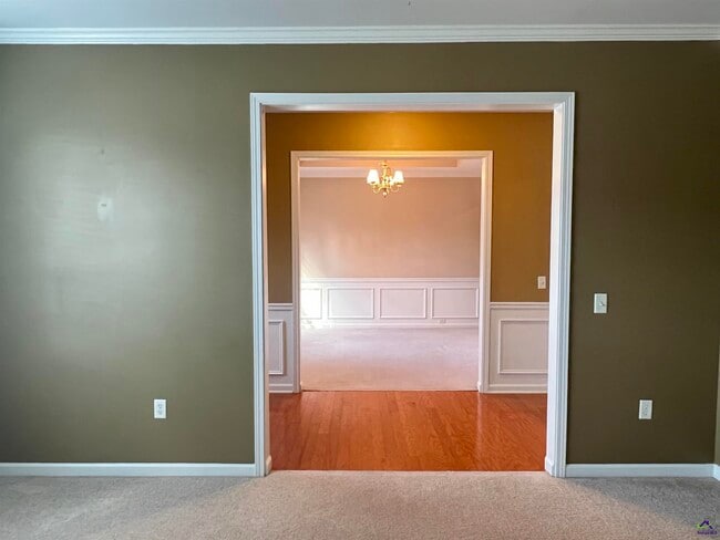 Building Photo - 312 Hearthwood Dr