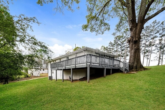 Building Photo - 5362 Montezuma Dr