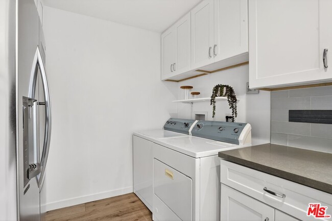 Building Photo - 6565 Randi Ave