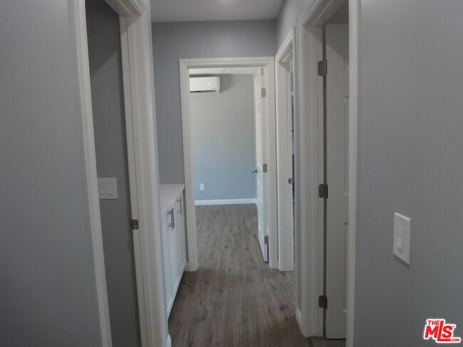 Building Photo - 1151 Royal Ave
