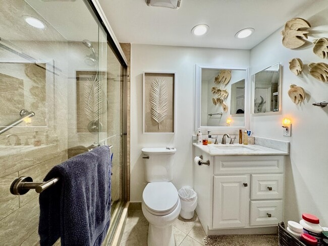 Building Photo - 530 Normandy Ln