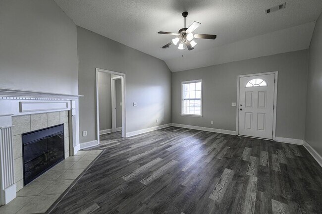 Building Photo - 307 Nile Ln