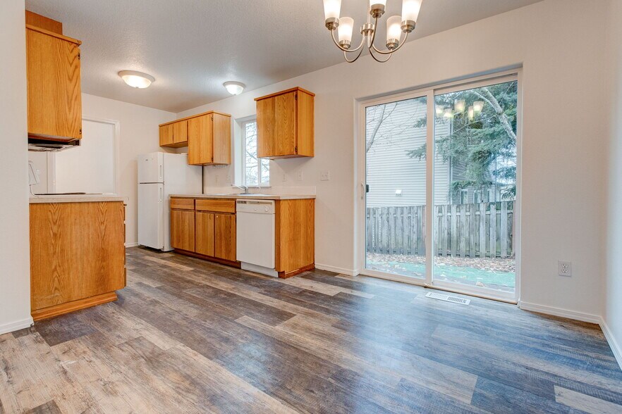 Building Photo - 8330 SE 92nd Ave