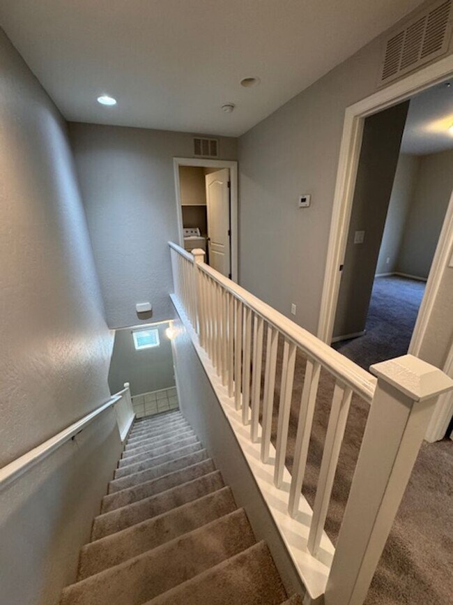 Building Photo - 3 Bedroom Home in a Gated Community! North...