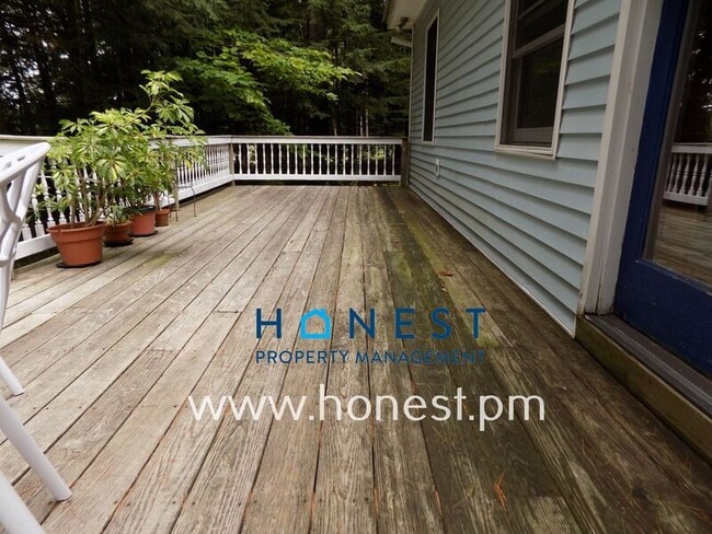 Building Photo - 43 Sunset Dr