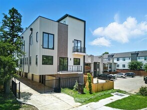 Building Photo - 1425 N Garrett Ave