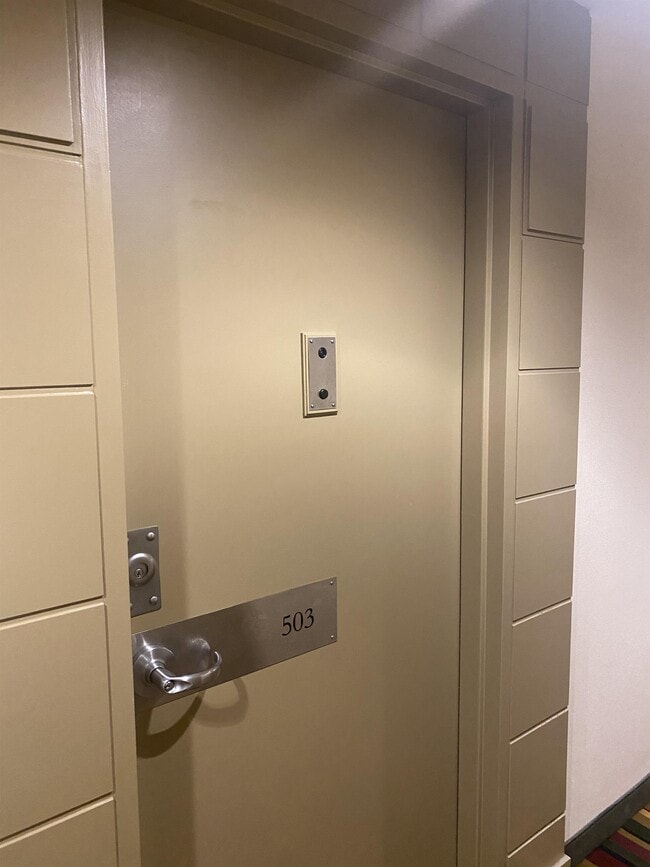 Building Photo - 77 Pond Ave