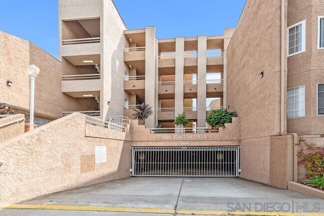 Building Photo - 3969 Mahaila Ave