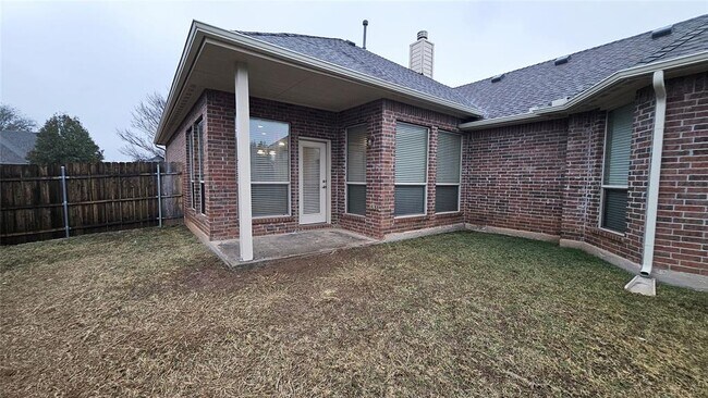 Building Photo - 1824 Woody Ln