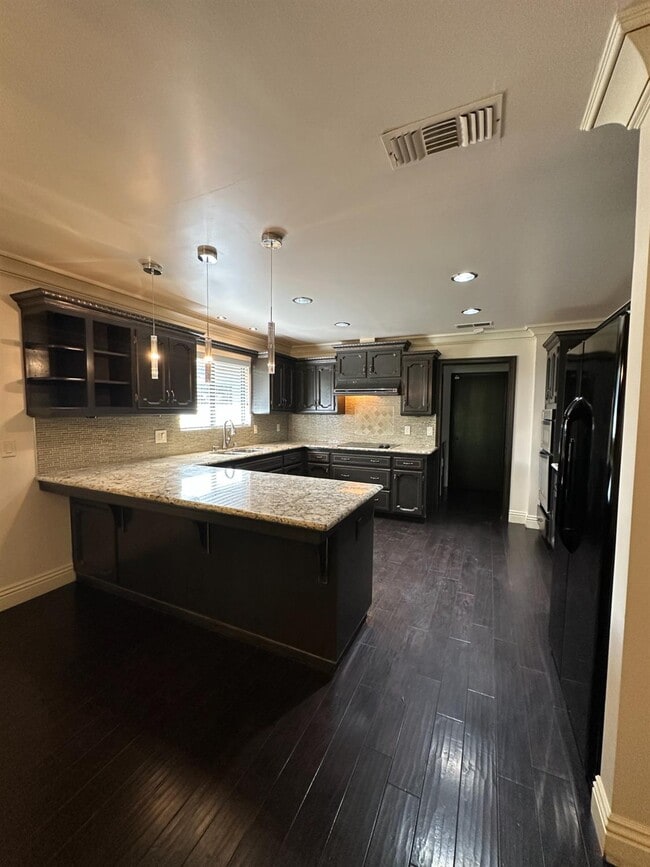 Building Photo - 3644 W Beechwood Ave