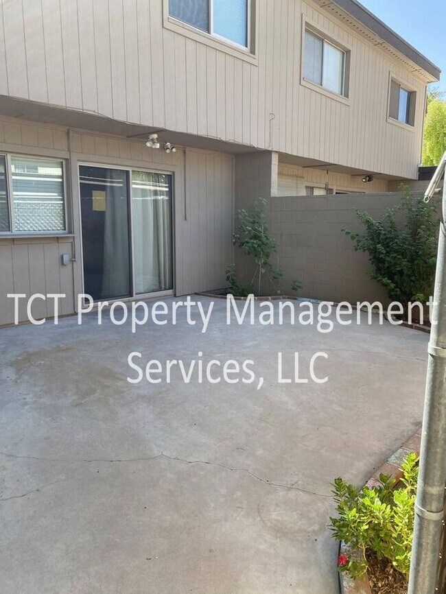Building Photo - Awesome 3 Bedroom Townhome in Tempe!