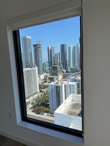 Building Photo - 676 NW 2nd St