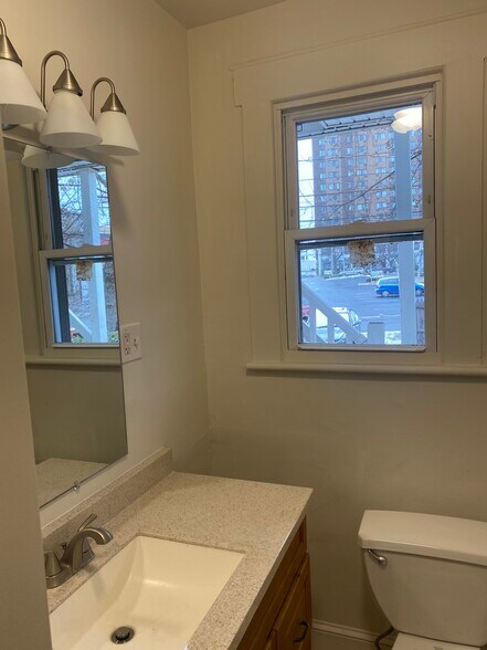 Building Photo - 238 Rutter Ave