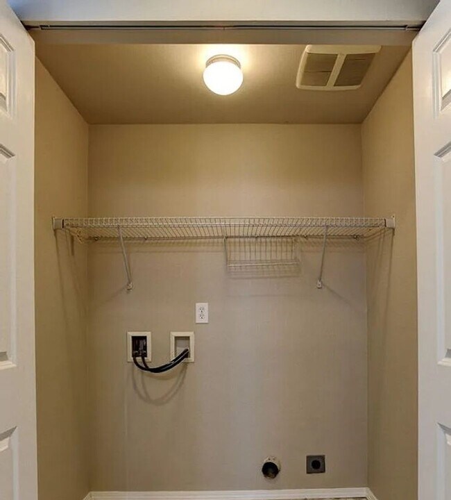 Building Photo - 4Bd/2.5Ba Lake Stevens House