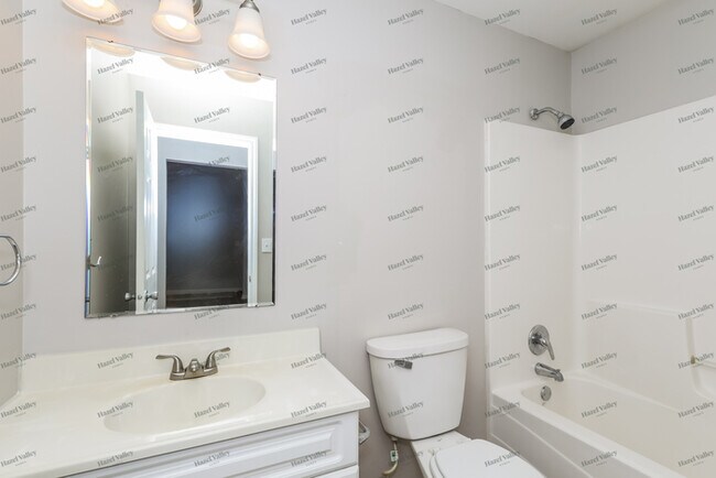 Building Photo - 6091 Parrington Dr